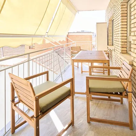 El Patio Del Barrio Del Oeste Salamanka