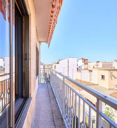 El Patio Del Barrio Del Oeste سلامنكا